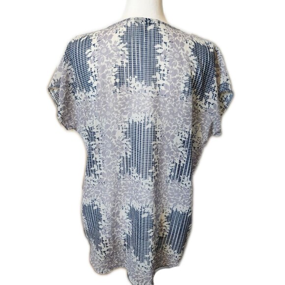 CAbi Style #278 Printed Stitch Placket Floral V-neck Blouse Top, M - Picture 5 of 8